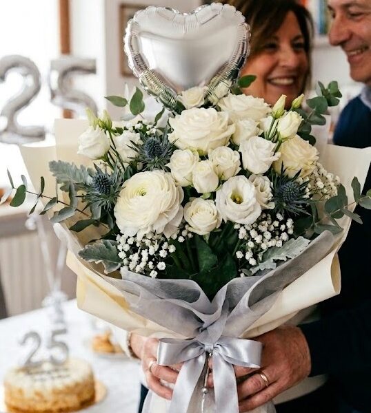 Bouquet Silver Love Prestige per regali anniversario a Corato, ideale per 25 anni di matrimonio