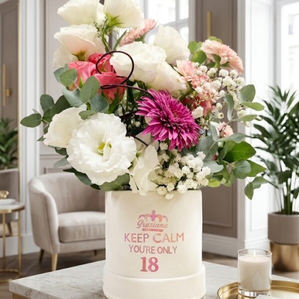 Flower Box 18 anni personalizzata in velluto con fiori freschi Sweet Eighteen Corato